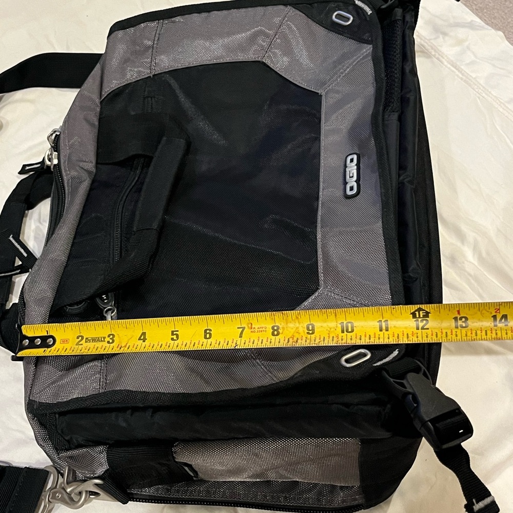 Ogio single shoulder laptop bag - Picture 10 of 14